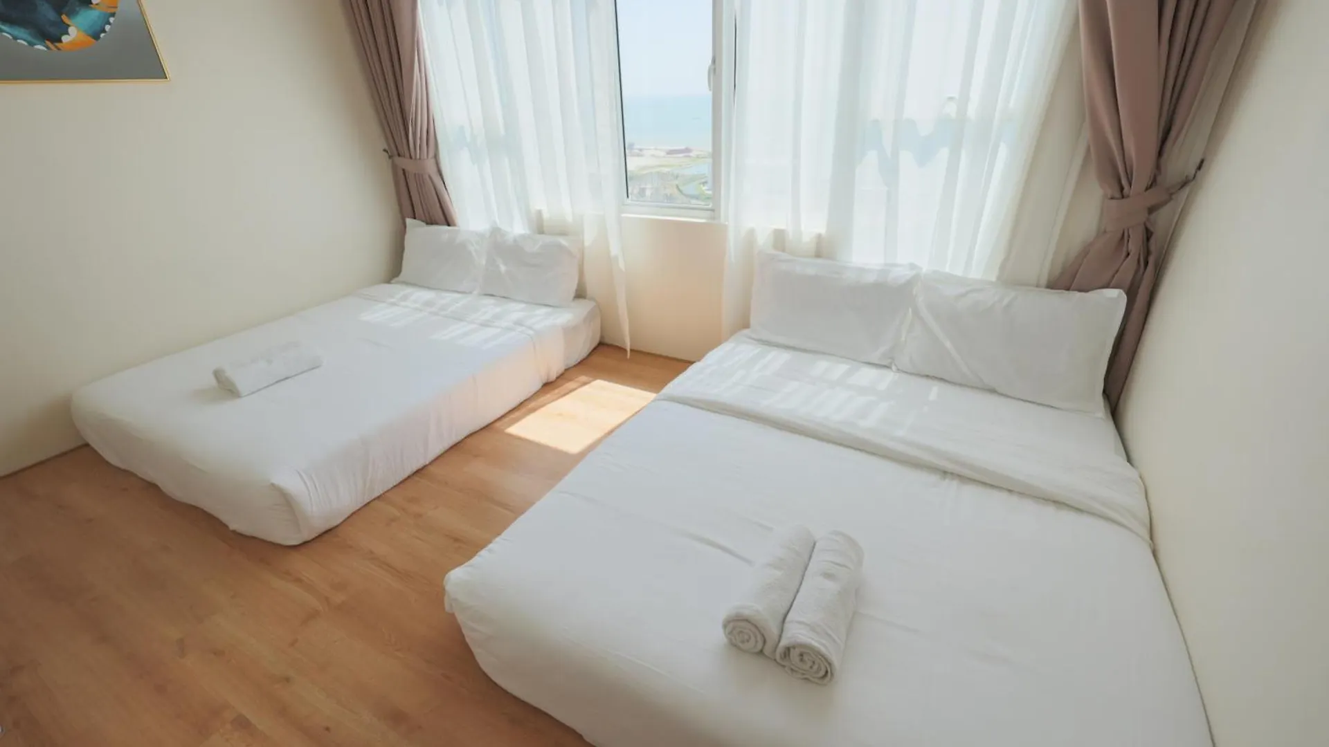 Bites The Dust Seaview Apartment Amber Cove 3318 Malacca